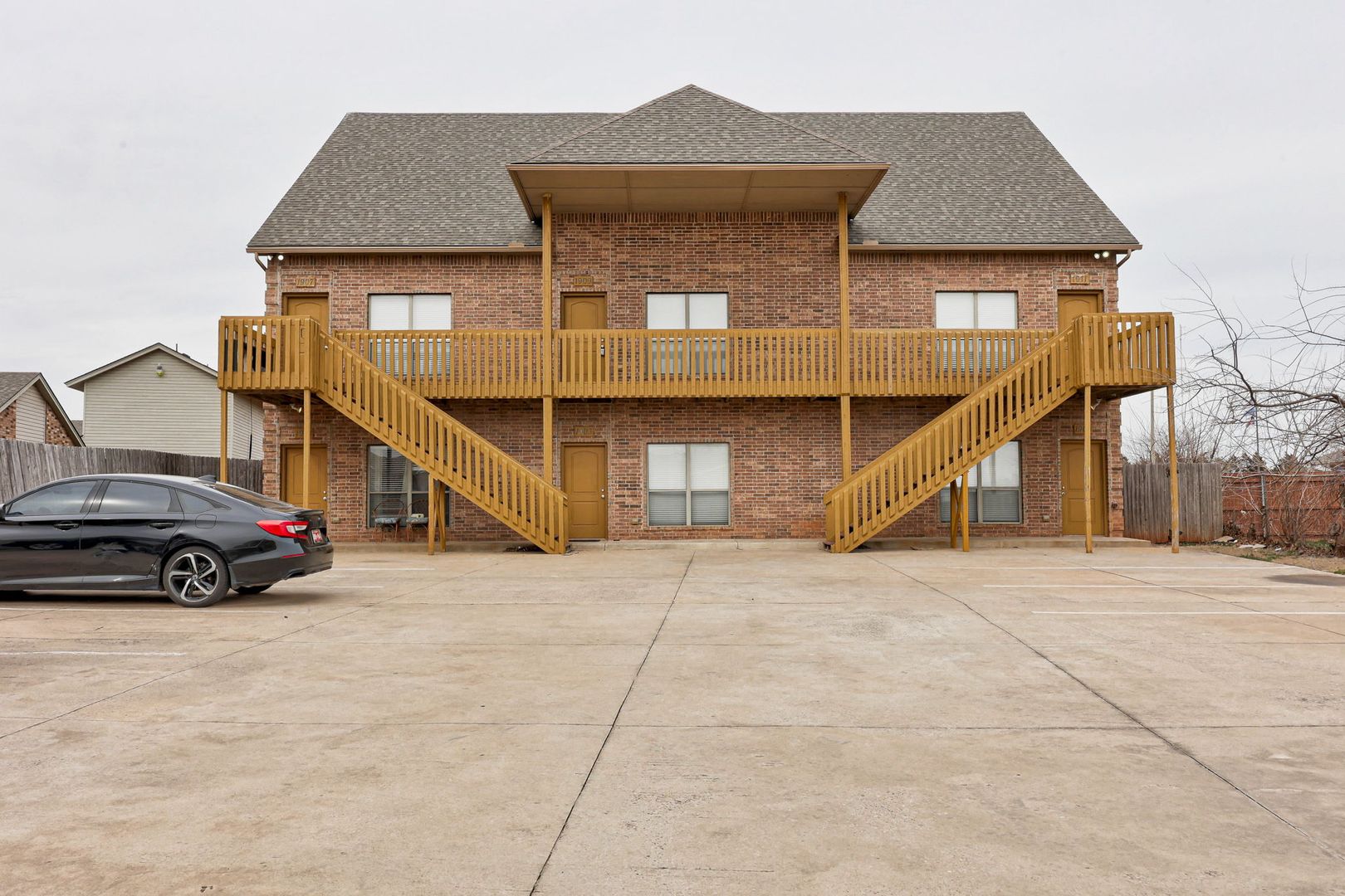 Norman Apartment: 1901 Dover St