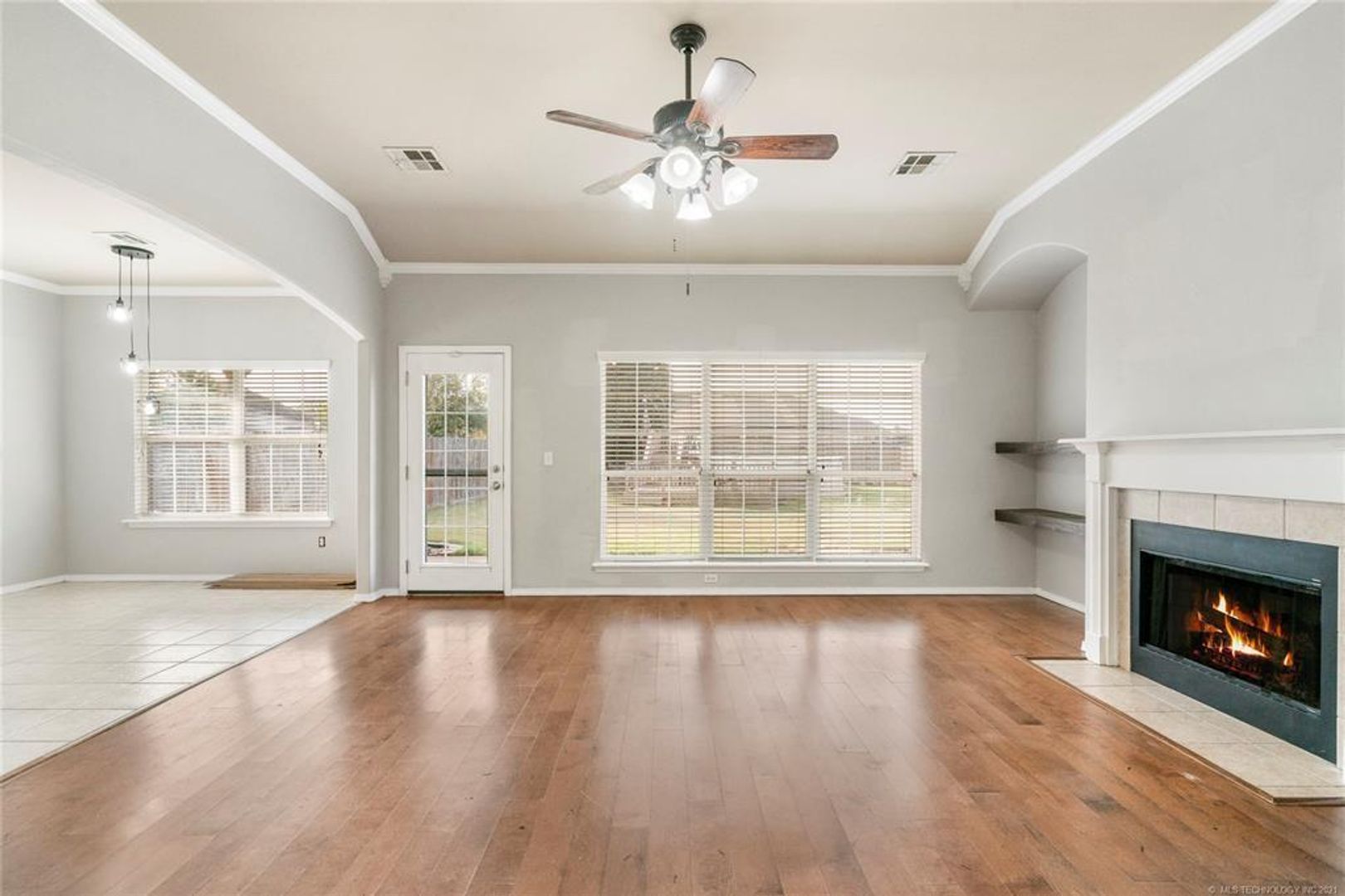 Glenpool House: 1024 E 146th St S