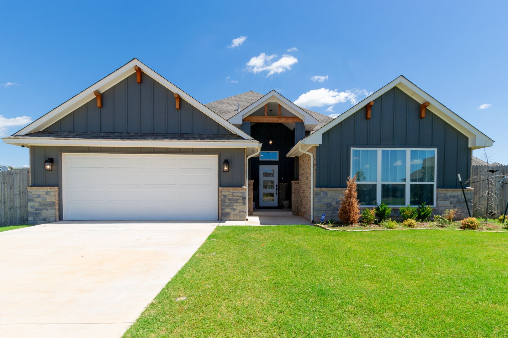 Edmond House: 4200 NW 156th Ter