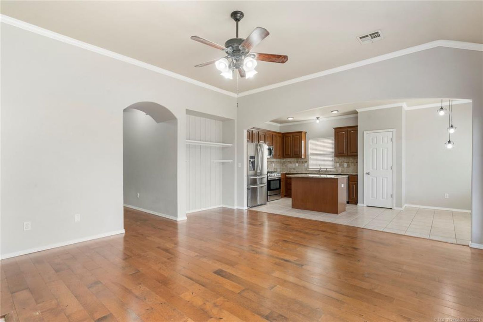 Glenpool House: 1024 E 146th St S