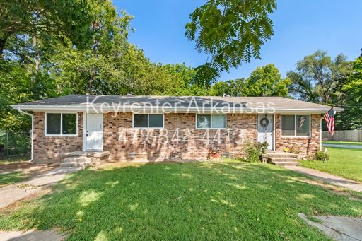 Charming Renovated Duplex with Modern Upgrades & Shaded Backyard