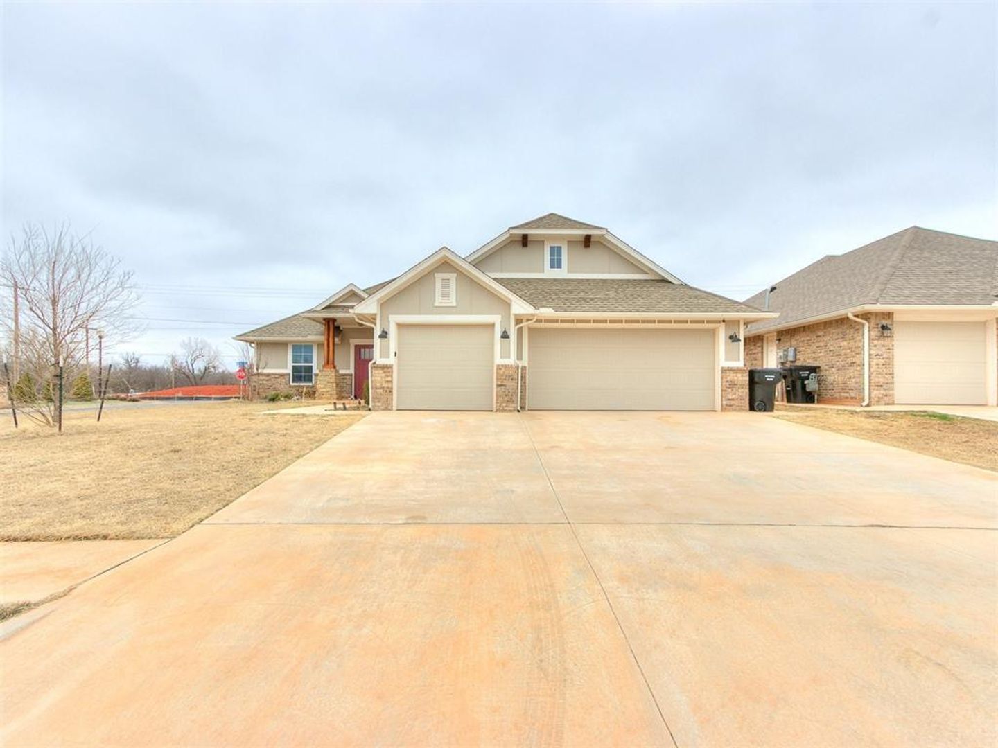 Moore House: 2701 SE 20th Cir
