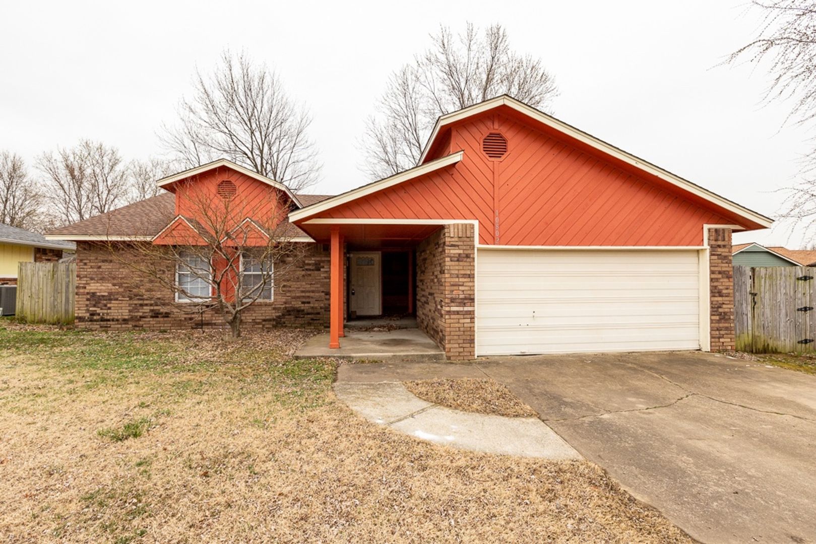 Owasso House: 10802 E 101st N Street