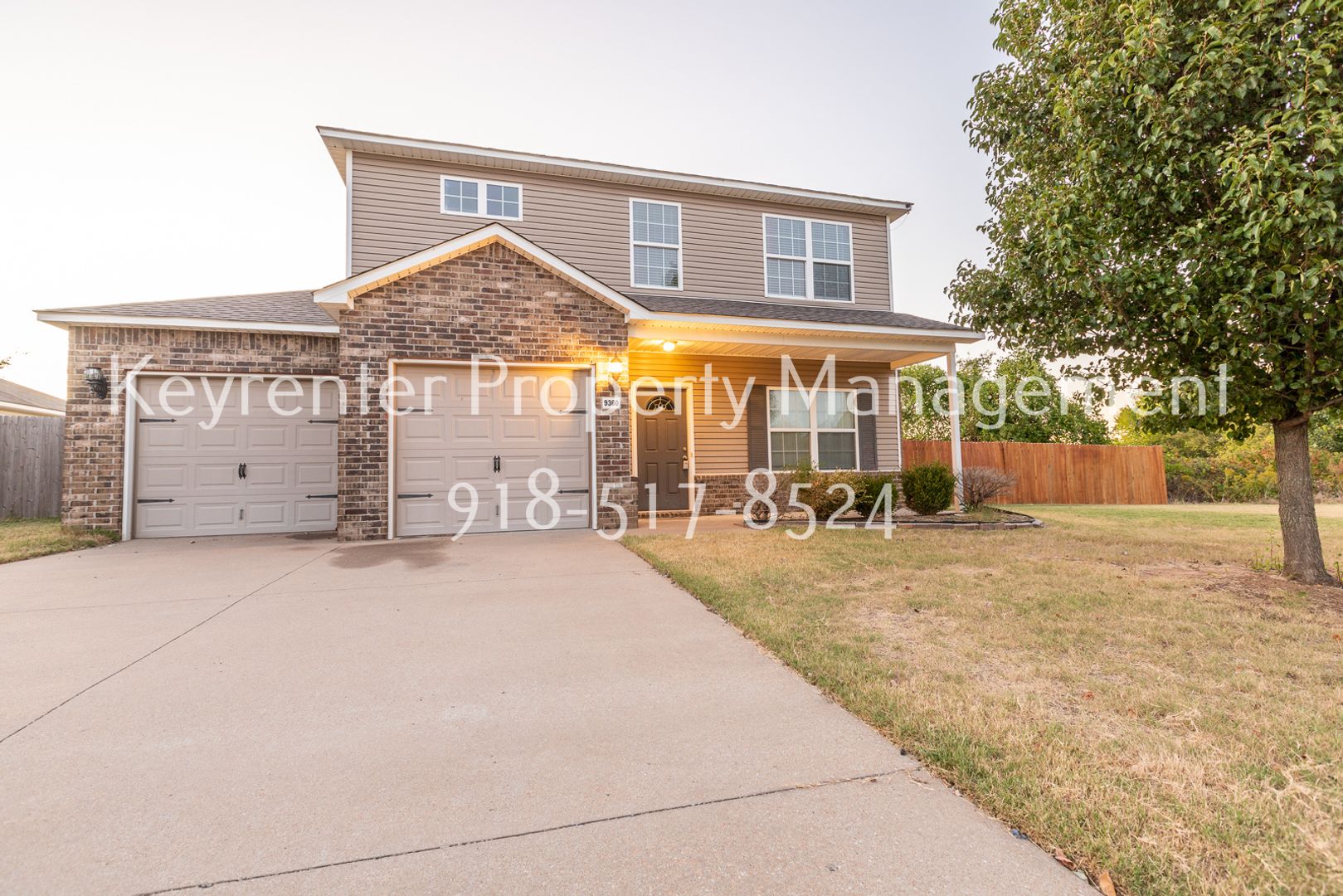 Broken Arrow House: 9360 S 256th East Ave