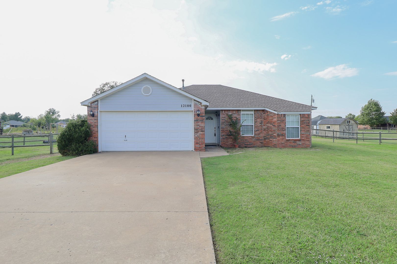 Collinsville House: 12100 Valley Avenue