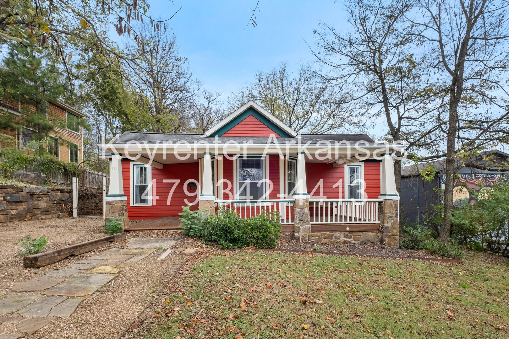 Fayetteville House: 224 S Church Ave