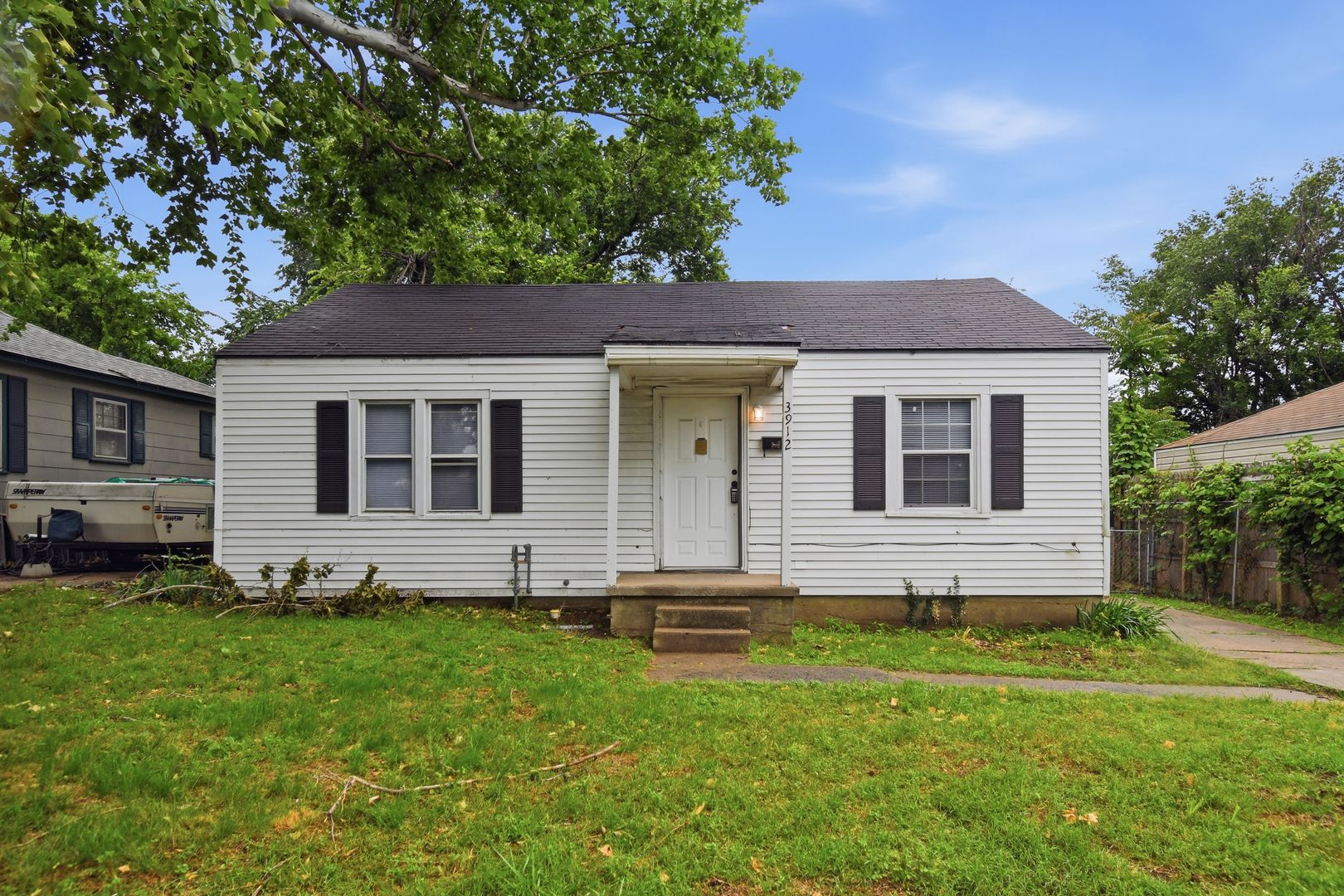 Tulsa House: 3912 E Admiral Ct