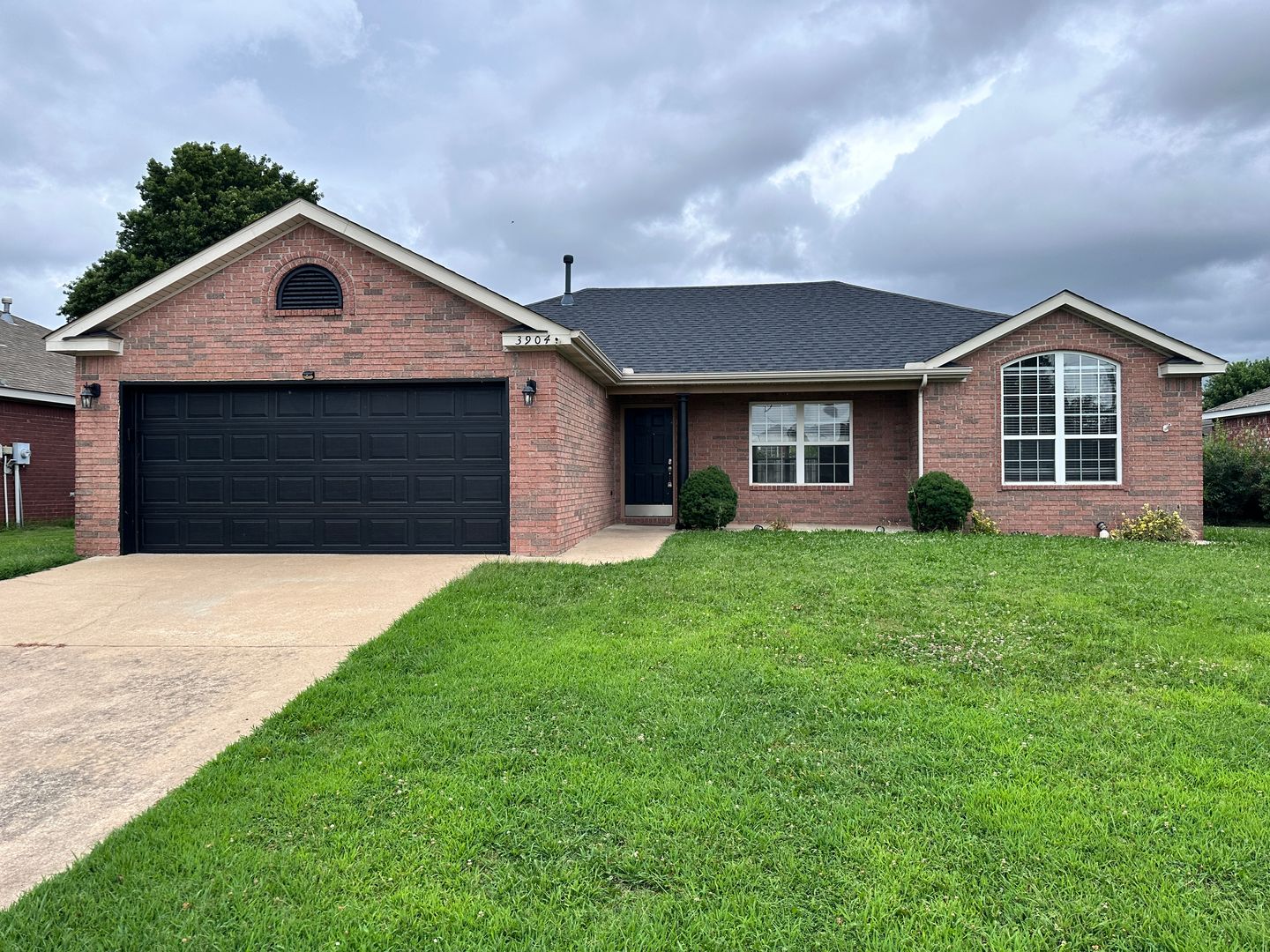 Bentonville House: 3904 Hansom Loop