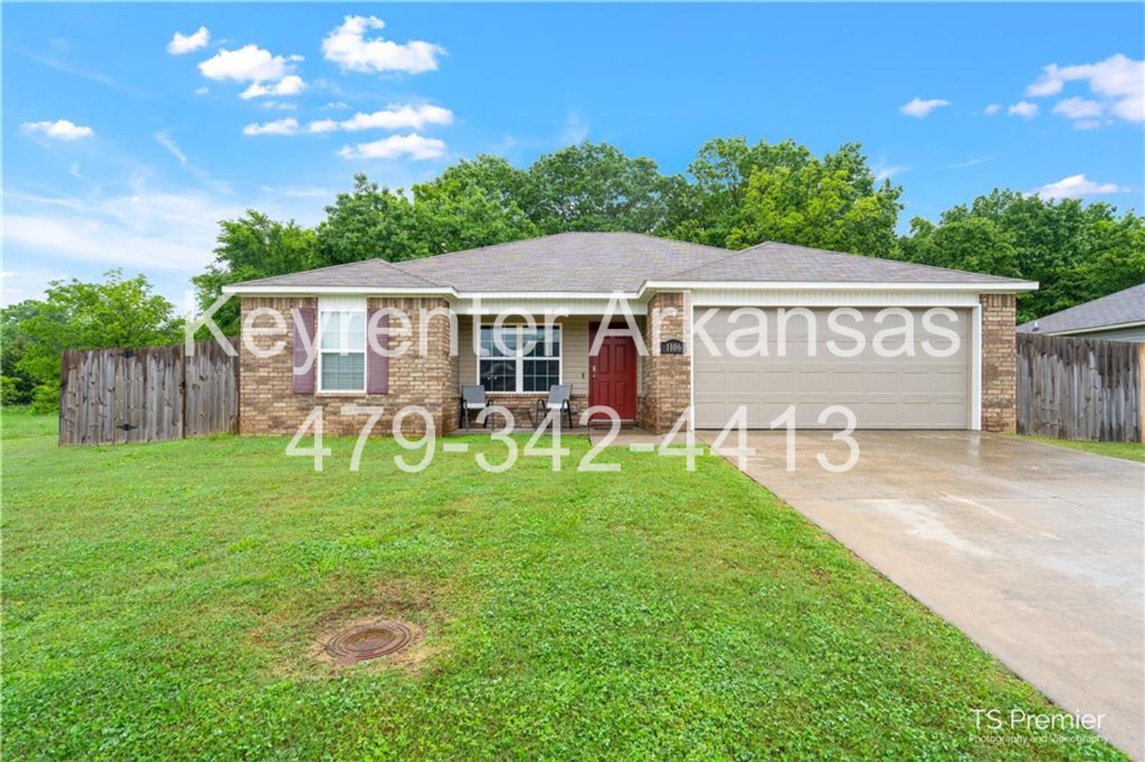 Fayetteville House: 1106 S. Spritz Dr.