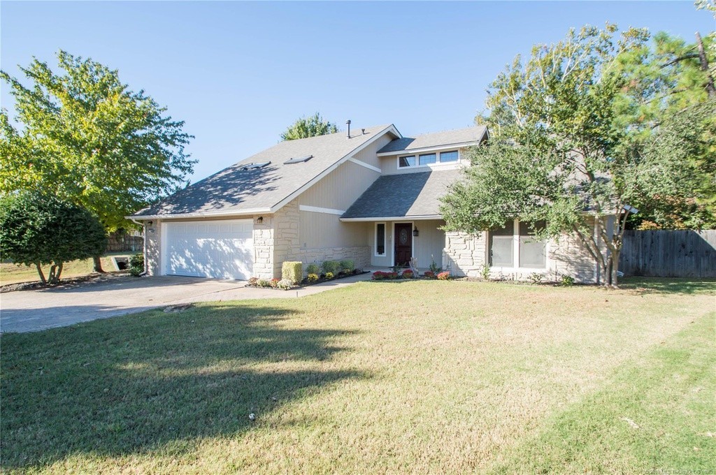 Tulsa House: 7304 E 61st Pl S