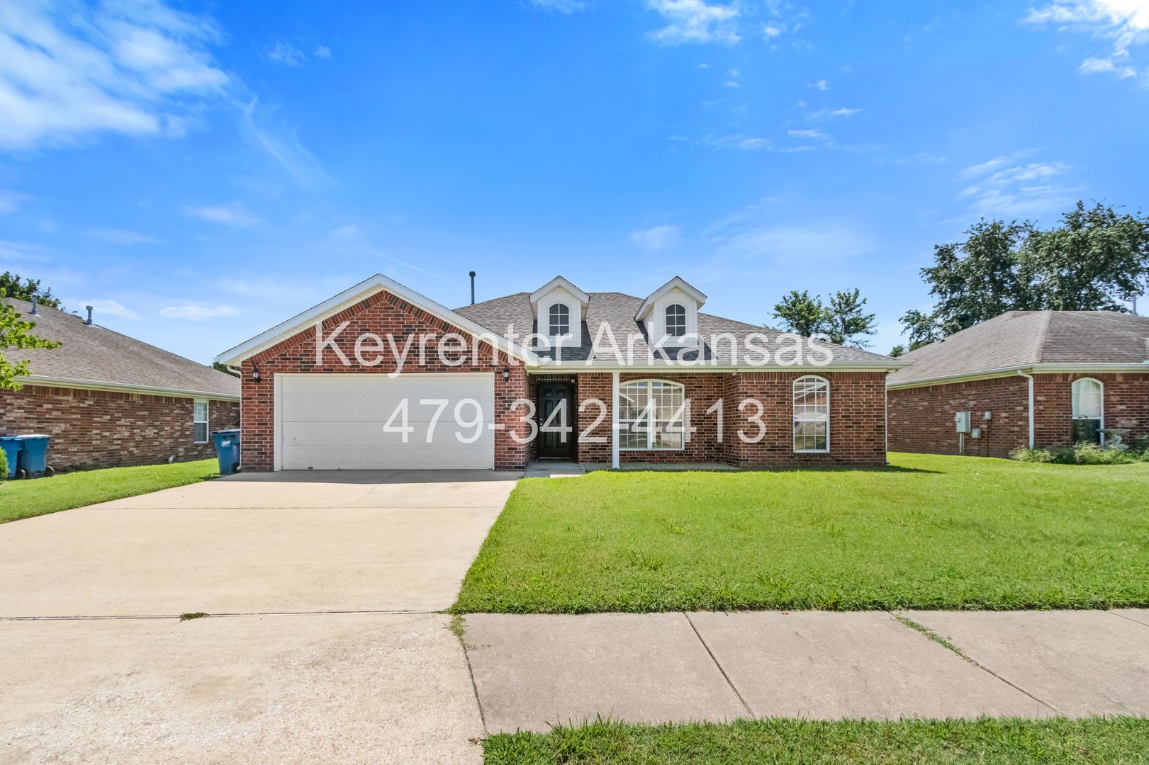 Bentonville House: 3805 SW Carriageway Av