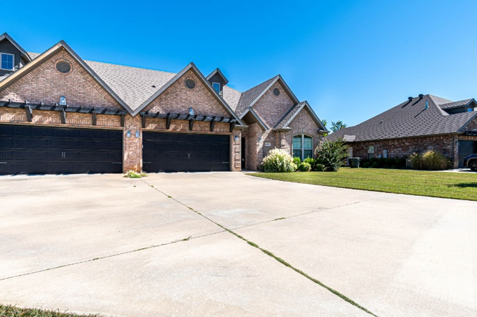 Fayetteville Apartment: 4870 N Castlewood Ln