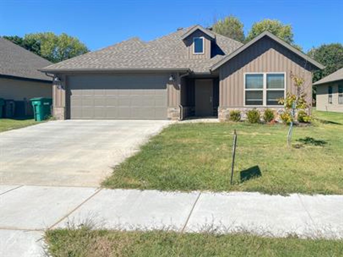 Rogers House: 505 E Wire Ridge Dr