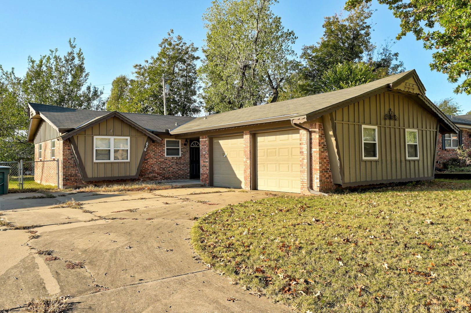 Edmond House: 636 E 27th Pl