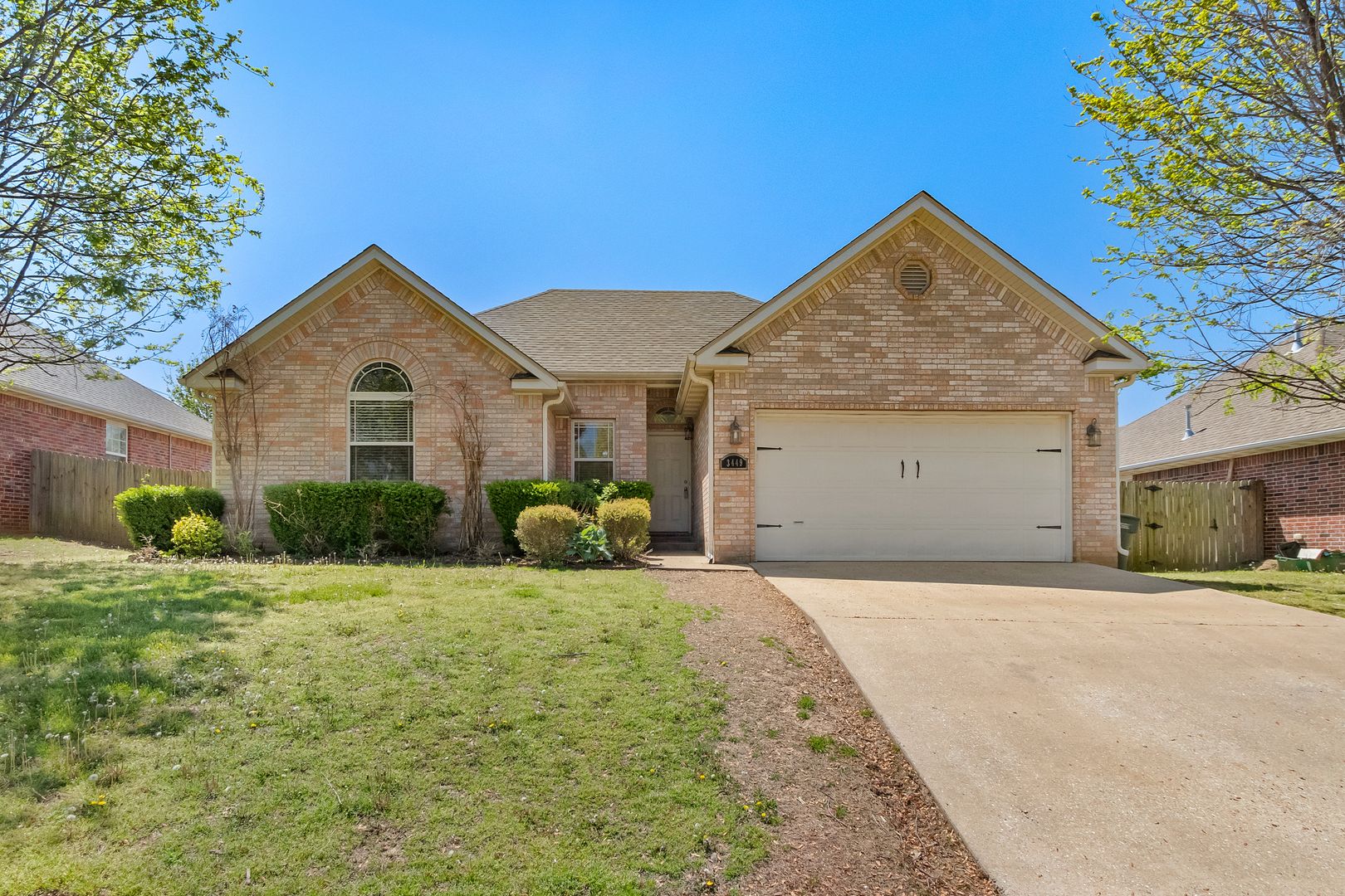 Fayetteville House: 3449 W Clearwood Dr