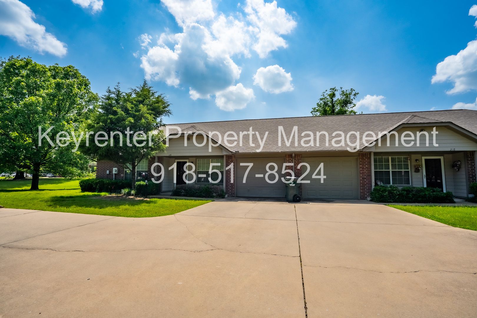 Collinsville House: 218 S 19th St