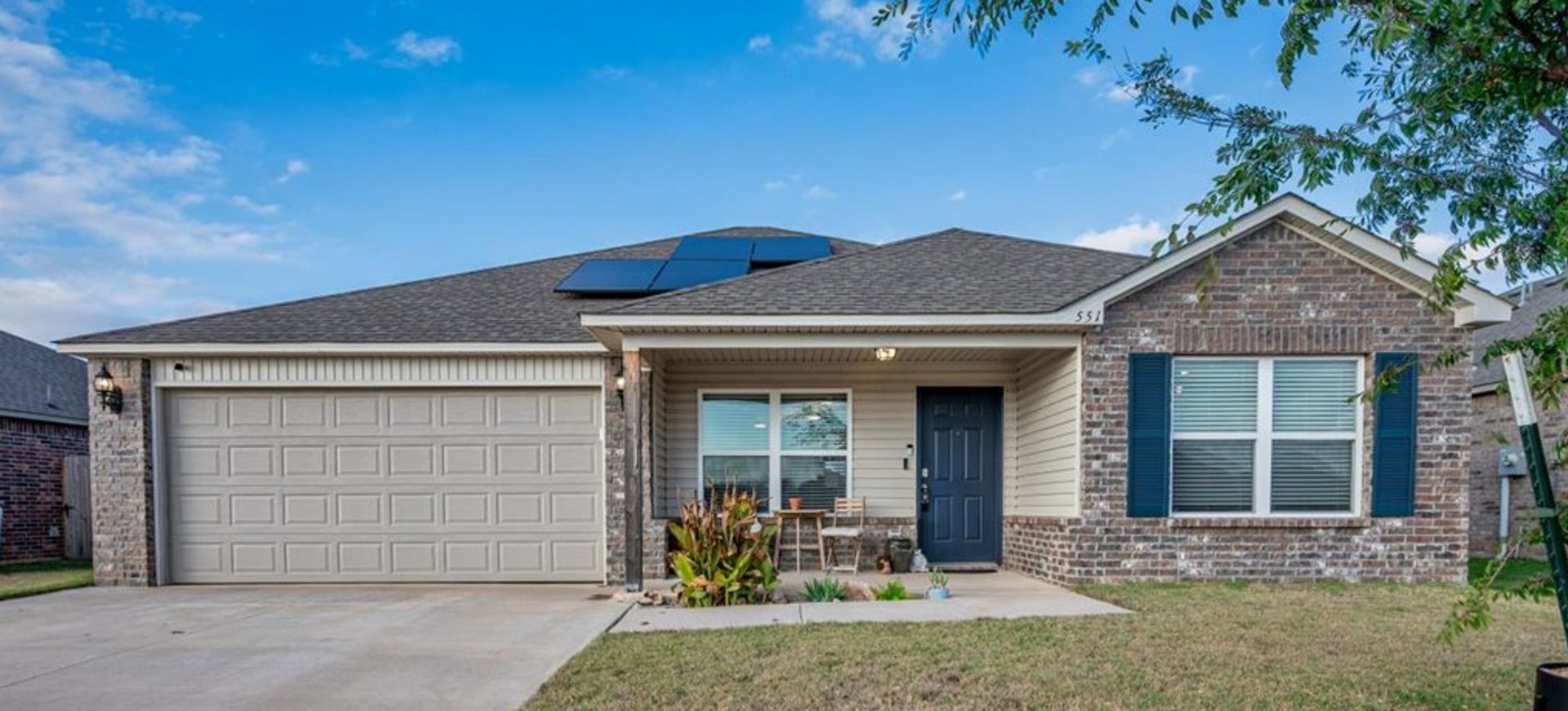 Newcastle House: 551 SE 4th St