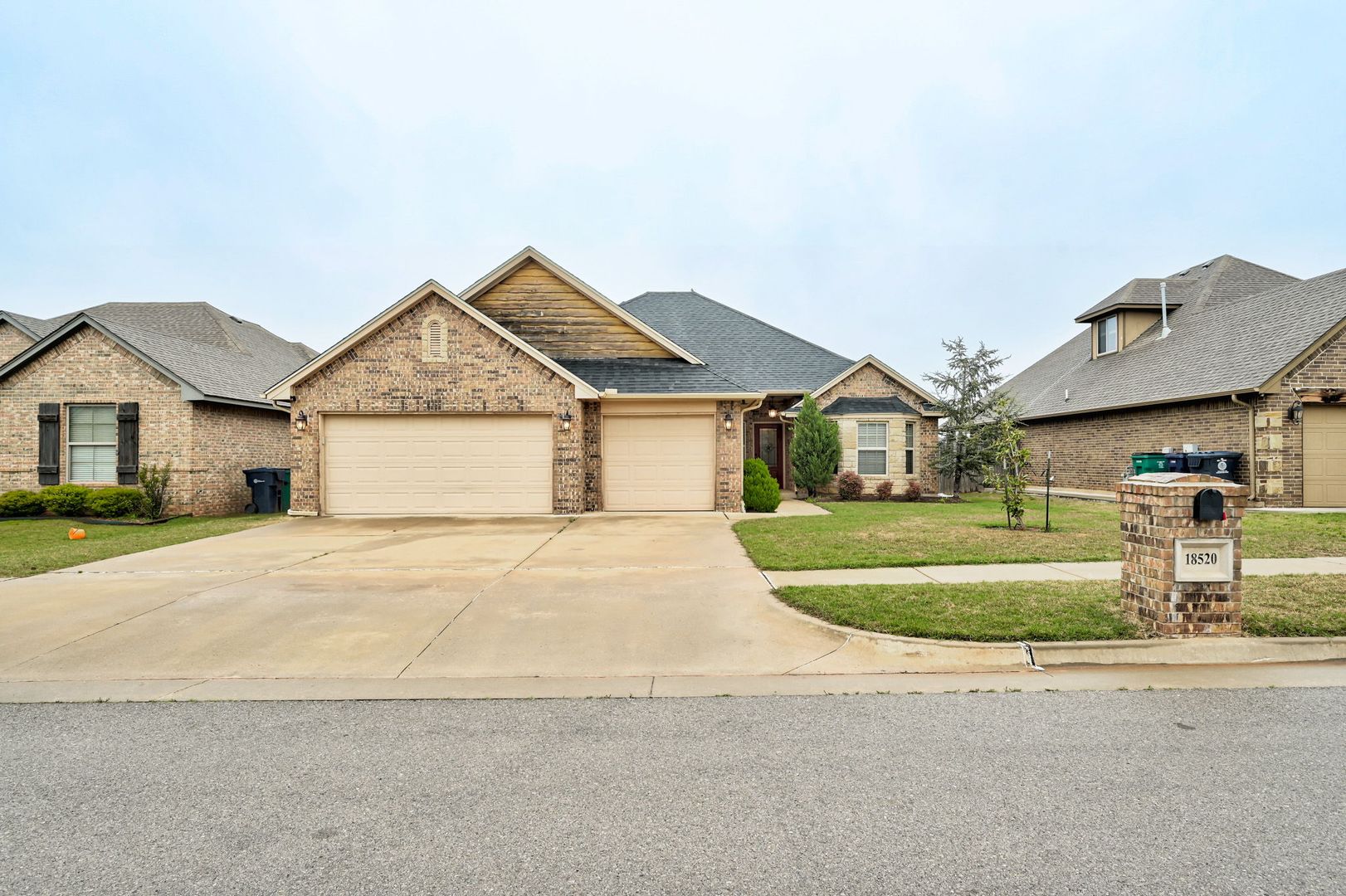 Edmond House: 18520 Haslemere Lane