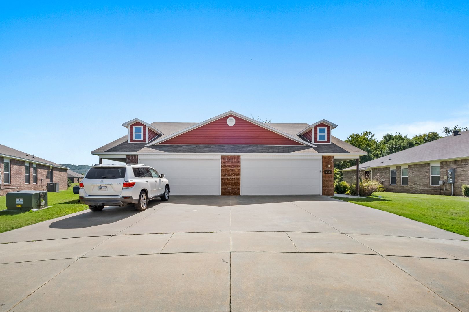 Farmington Multiplex: 265 E Anabranch Ct - 261