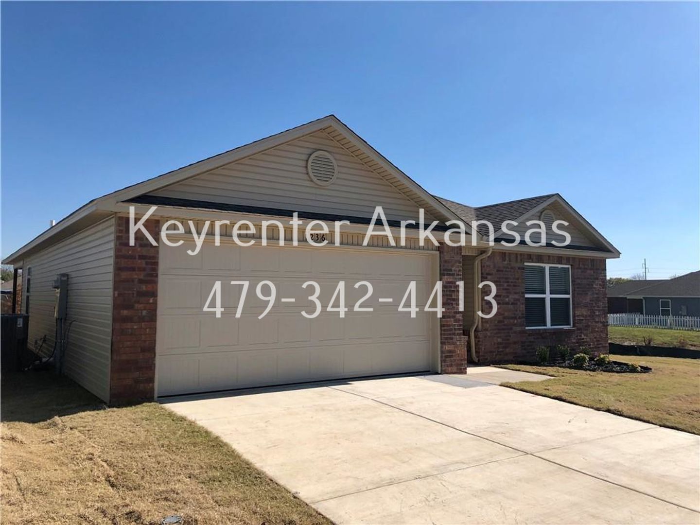 Fayetteville House: 1236 S Nighthawk
