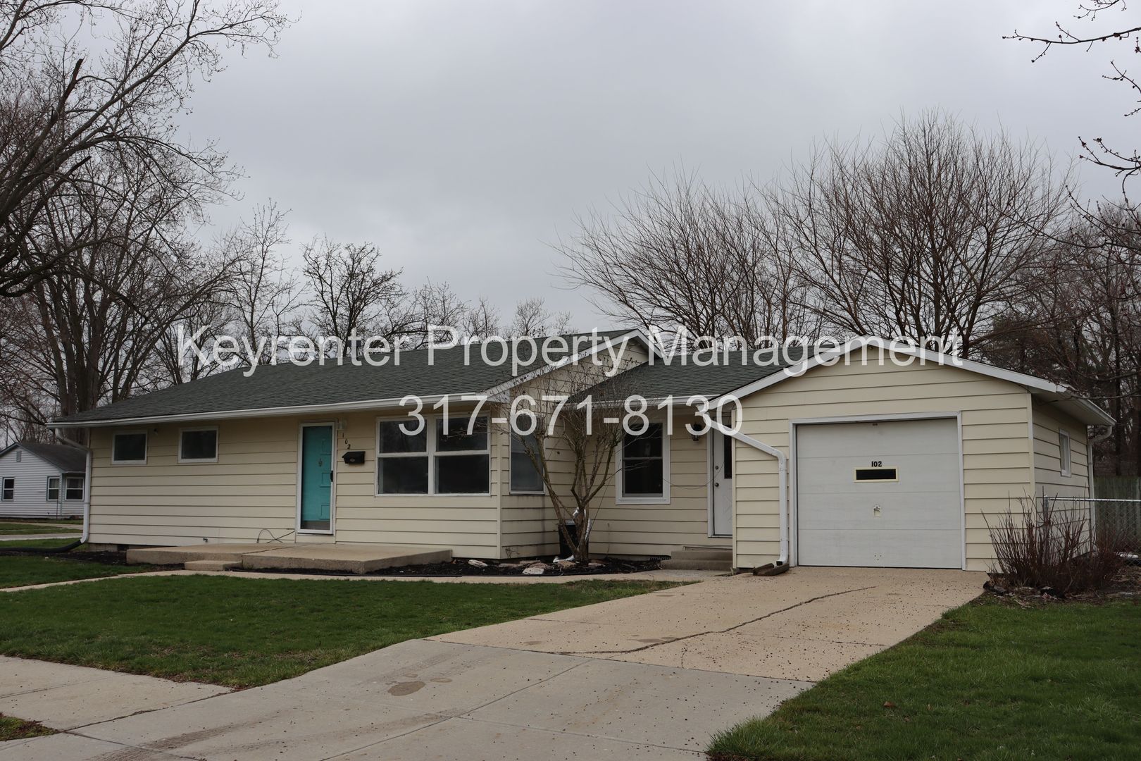 Brownsburg House: 102 Murphy Ln