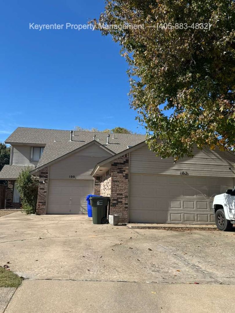 Norman Multiplex: 102 Harvard Rd - 102