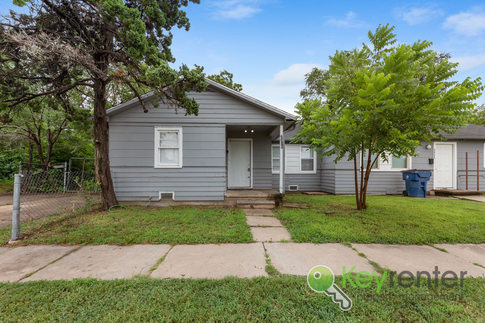 Wichita Apartment: 2001 E Elm St