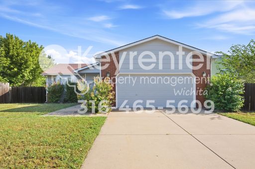 2 WEEKS FREE RENT! Beautiful 3-bedroom, 2-bathroom home with a practical layout designed for everyday living – photo 1
