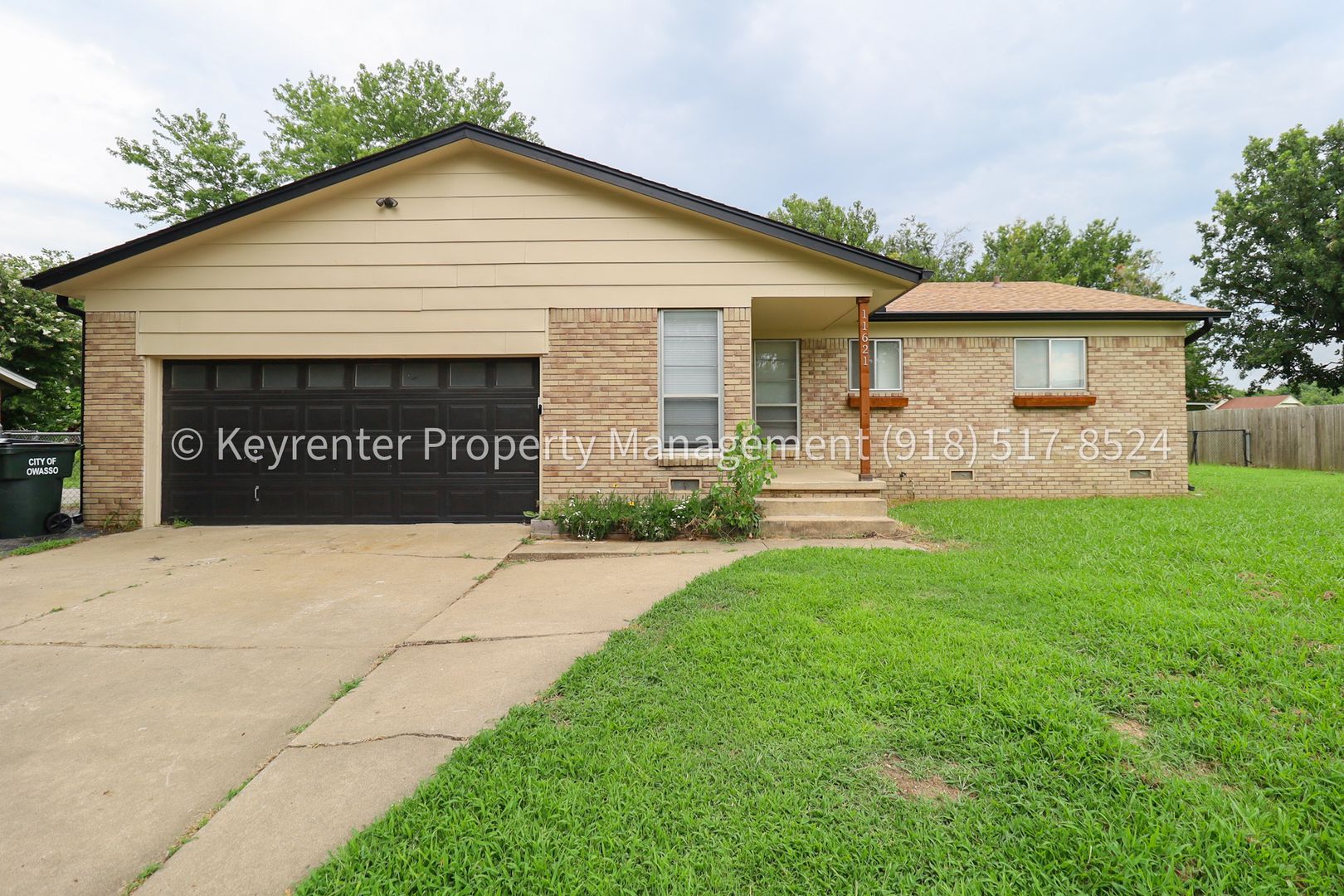 Collinsville House: 11621 N 103rd E Ave