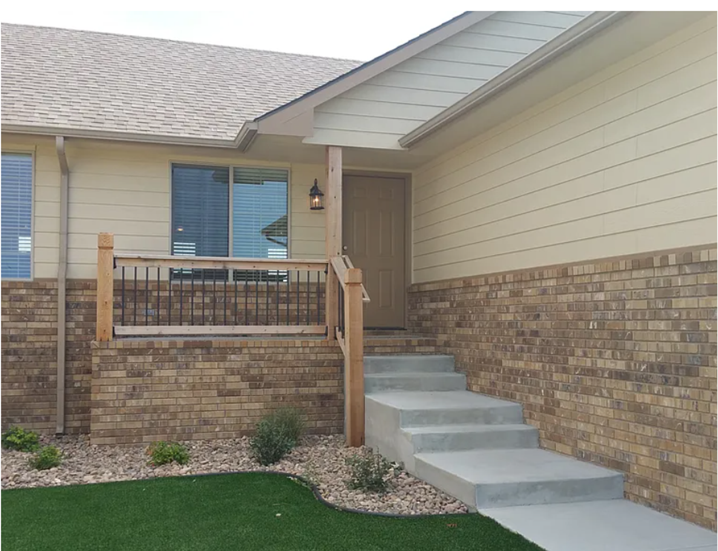 Kechi Apartment: 2405 E Coolwater St