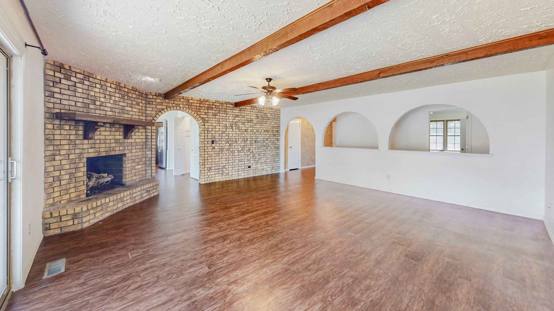 Broken Arrow House: 4004 S Maple Ave