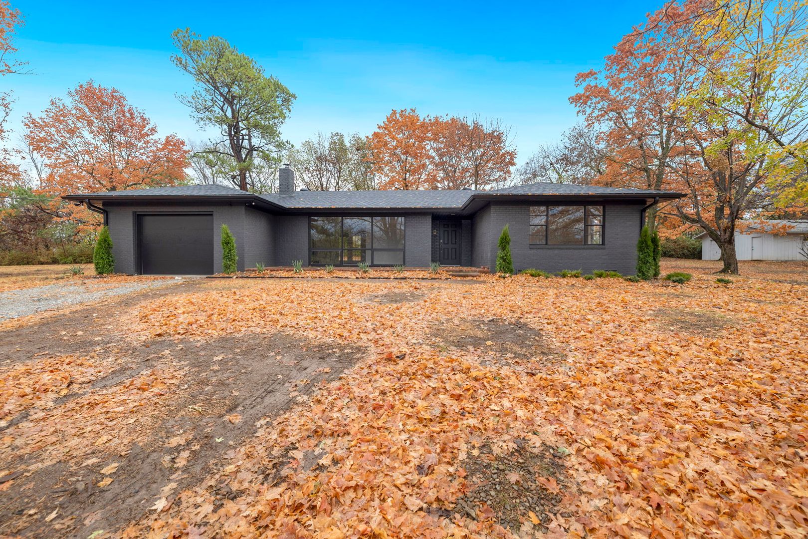 Fayetteville House: 2096 Box Ave