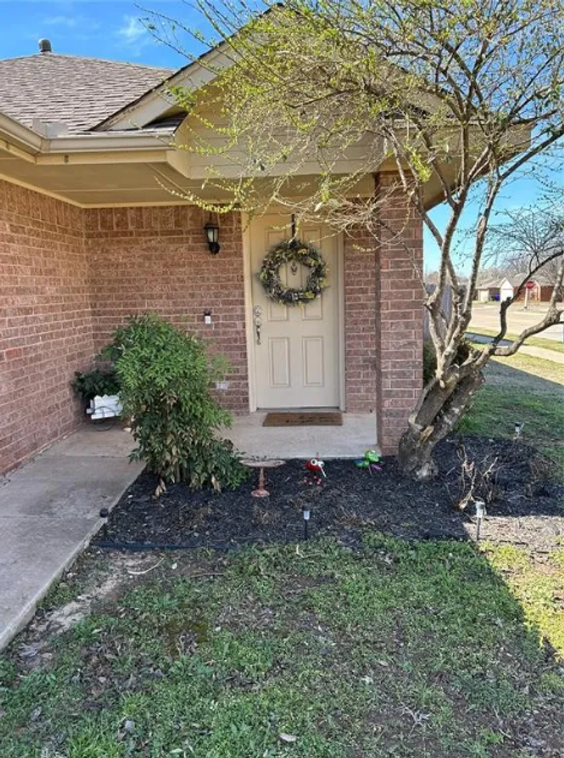 Norman House: 802 Beaumont Sq