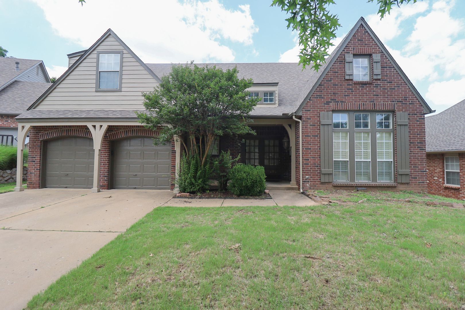Tulsa House: 9141 E 101st Pl S