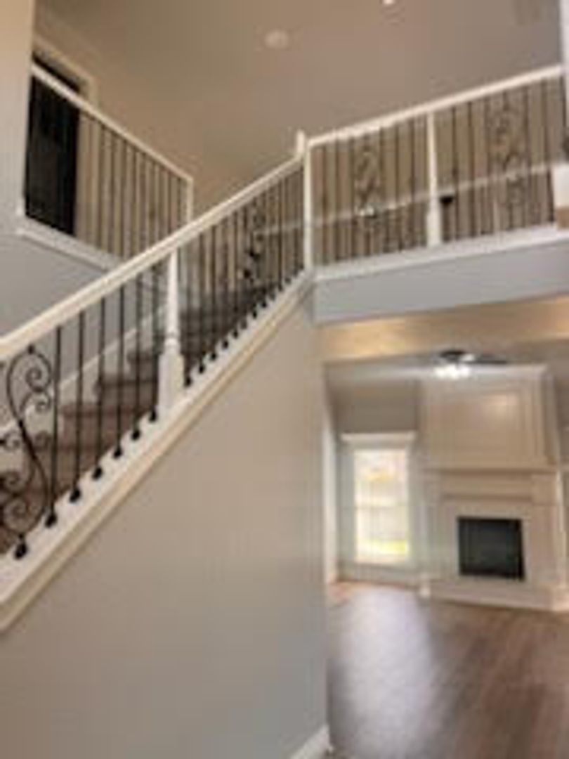 Centerton House: 711 Saddlehorn Dr