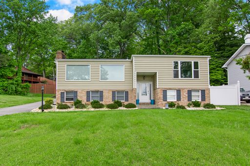 5 Bedroom Multi-Family Home – 840 Valentine View  , Crownsville, MD 21032
