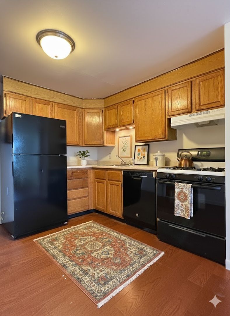 Bright 2-Bedroom Condo in Presidential Park, Lowell, MA
