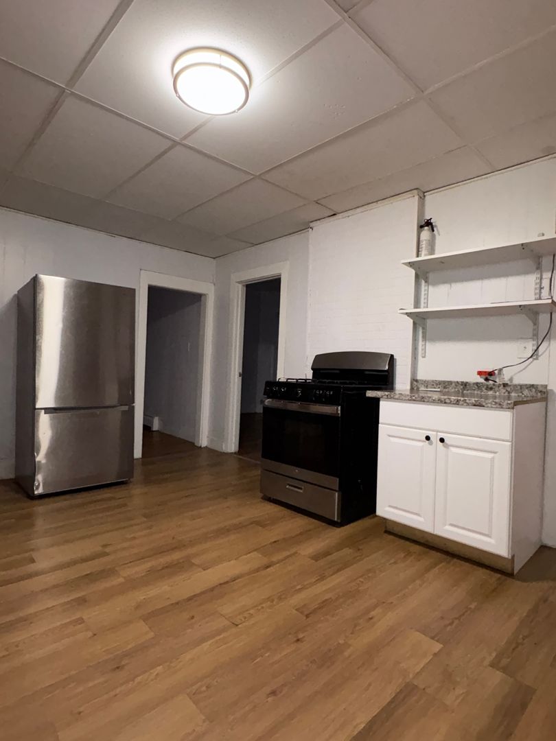 Lowell Apartment: 58-60 Temple St