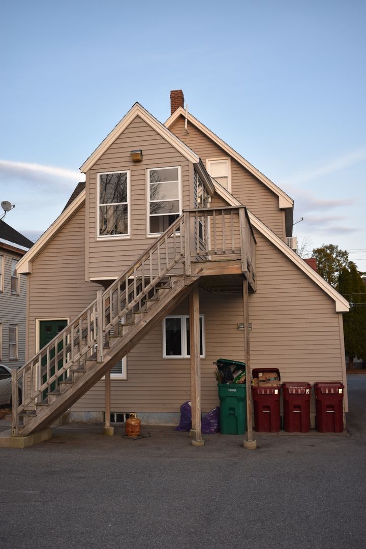 Lowell Apartment: 118 Aiken Avenue