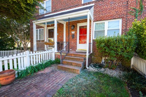 Historic Del Ray Living with Private Yard & Off-Street Parking – photo 1