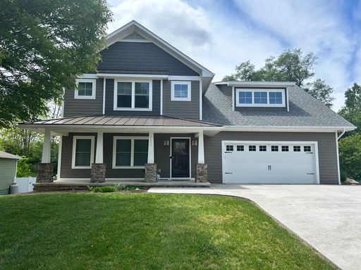 Luxurious 4-Bedroom Home in Waynesboro – Modern Elegance with Space to Spare! – photo 1