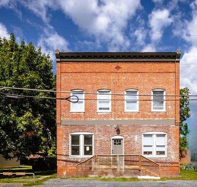 2 Bedroom 1 bathroom apartment