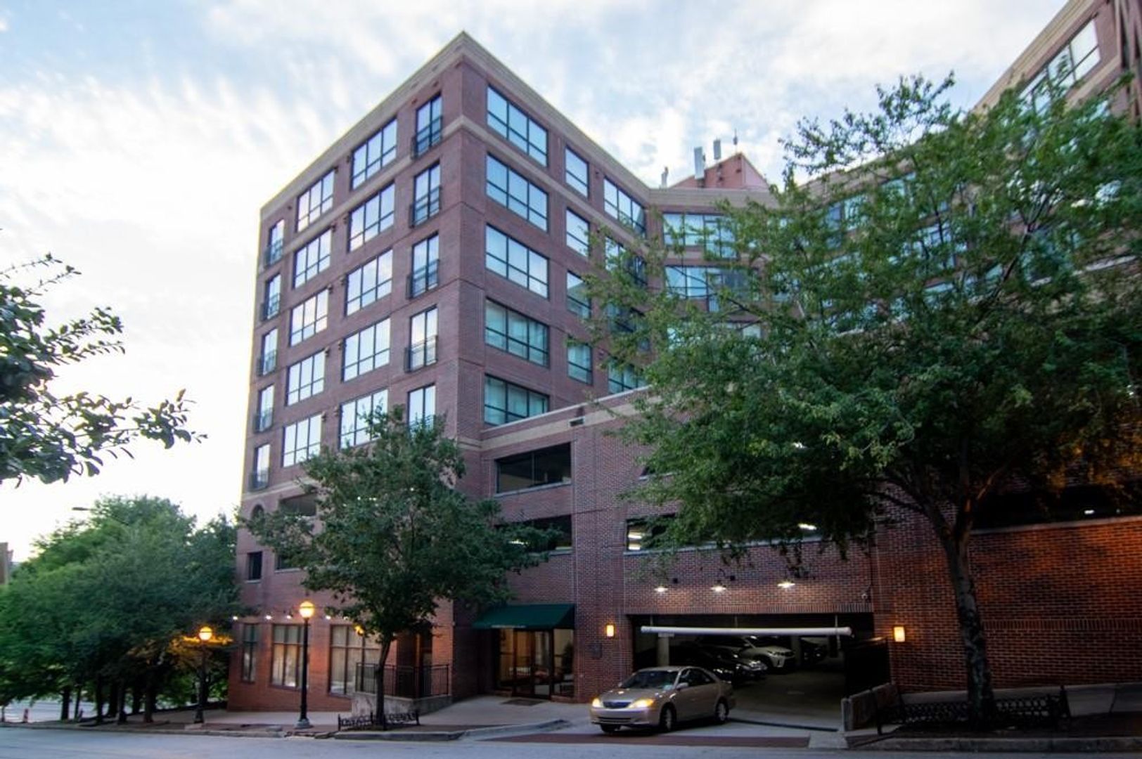 Atlanta House: 115 West Peachtree Pl NW