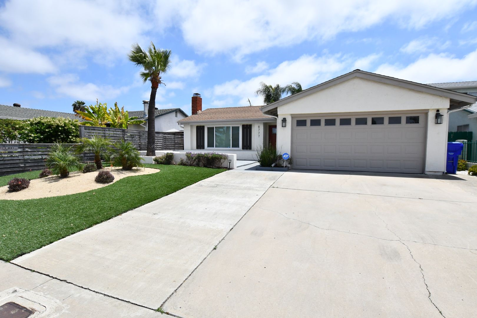 San Diego House: 8777 Pagoda Way