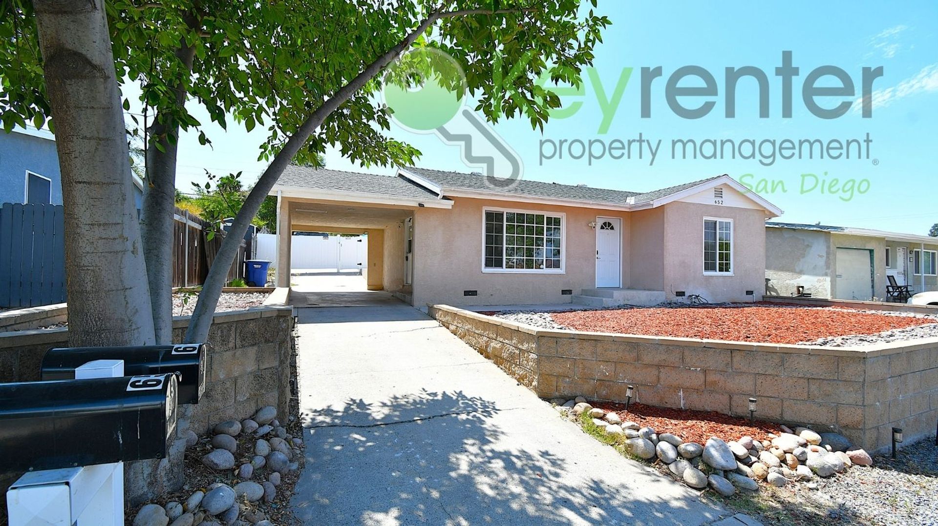 El Cajon House: 652 N Cuyamaca St