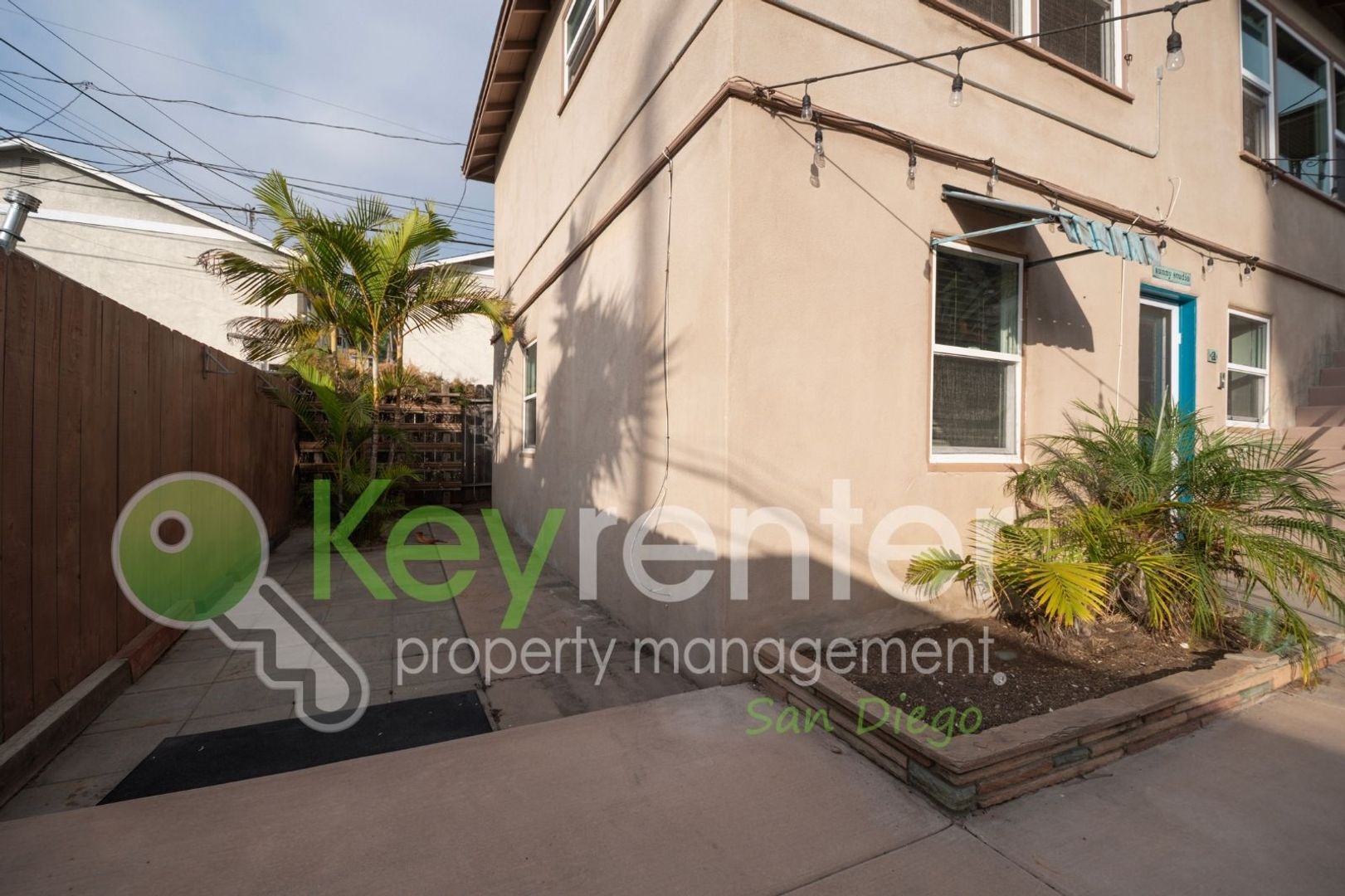 Oceanside House: 620-A N. Nevada St