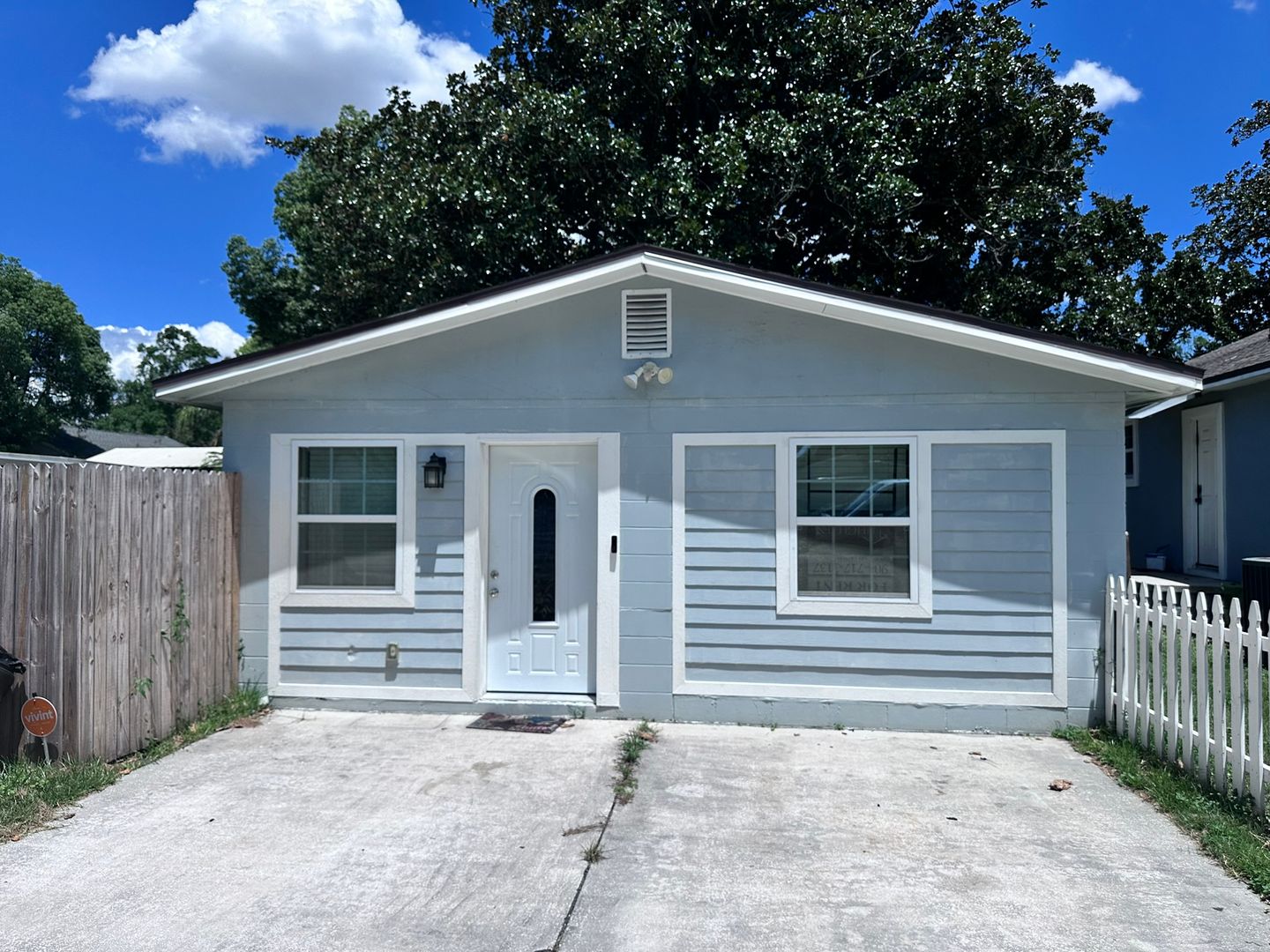 Jacksonville House: 5359 Kingsbury street - Rear Unit
