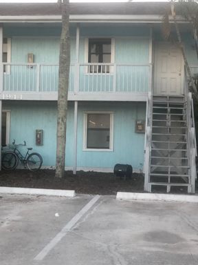 **** TWO WEEKS FREE **** 2 Bedroom 1 Bath in Fort Meyers right off US!! – photo 1