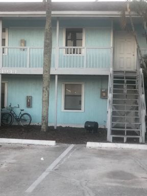 ***TWO WEEKS FREE*** 2 Bedroom 1 Bath in Fort Myers right off US1!!! – photo 1