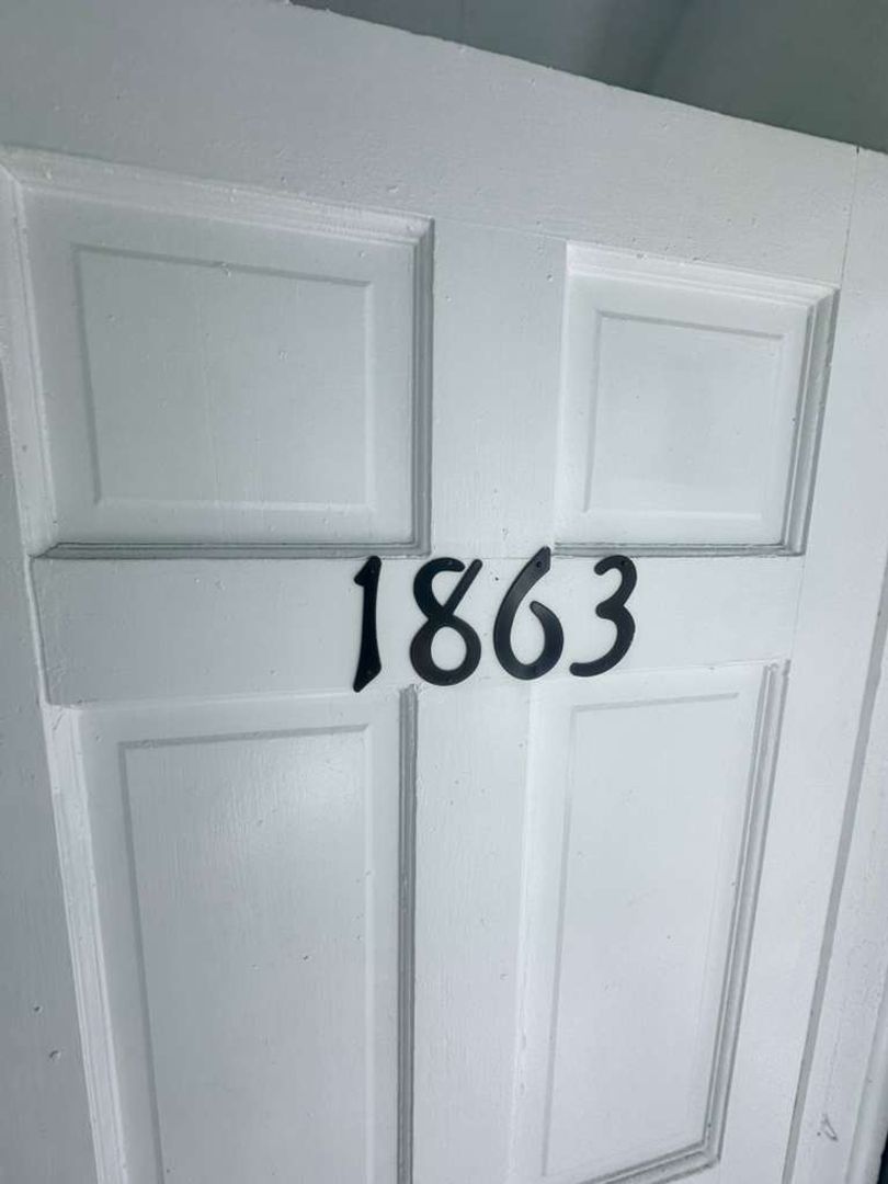 Jacksonville House: 1863 W 29th St